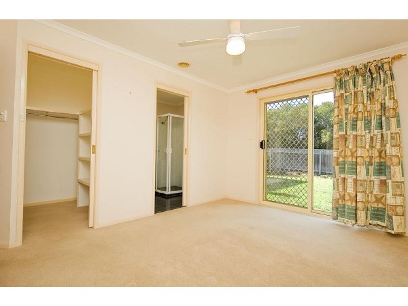 14 Dacomb Court, Dunlop ACT 2615