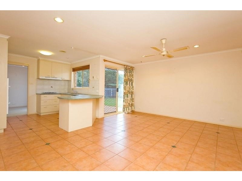 14 Dacomb Court, Dunlop ACT 2615