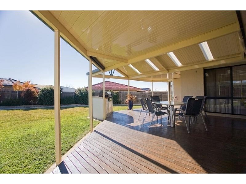 73 Shrivell Circuit, Dunlop ACT 2615