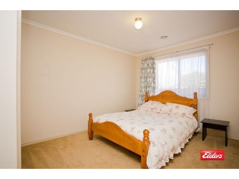 73 Shrivell Circuit, Dunlop ACT 2615