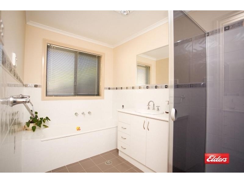 73 Shrivell Circuit, Dunlop ACT 2615
