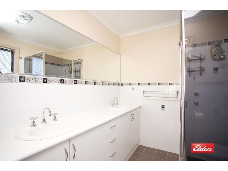 73 Shrivell Circuit, Dunlop ACT 2615