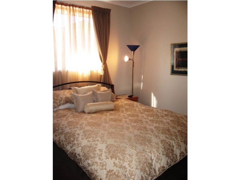 24 Belconnen Way, Page ACT 2614