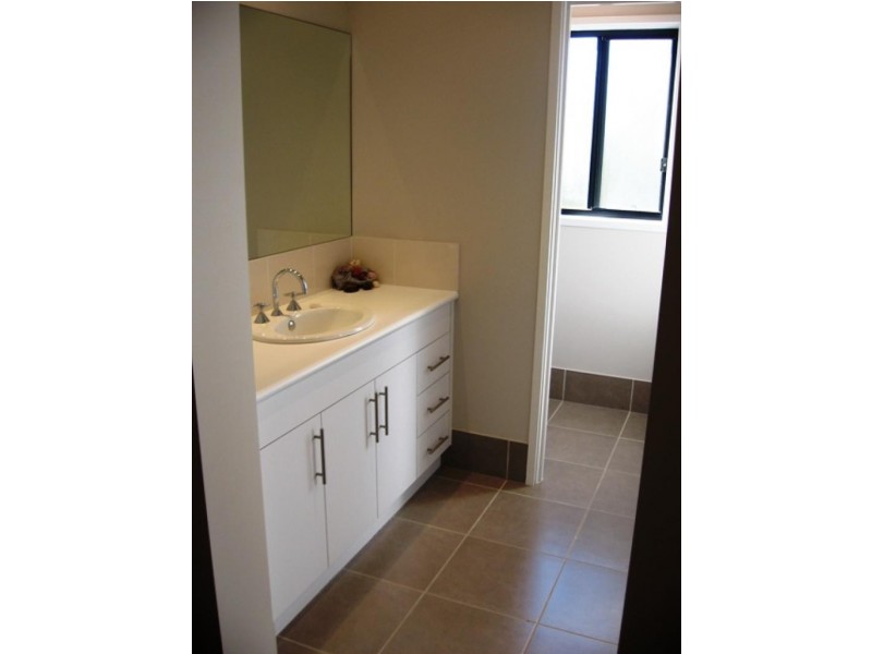 24 Belconnen Way, Page ACT 2614