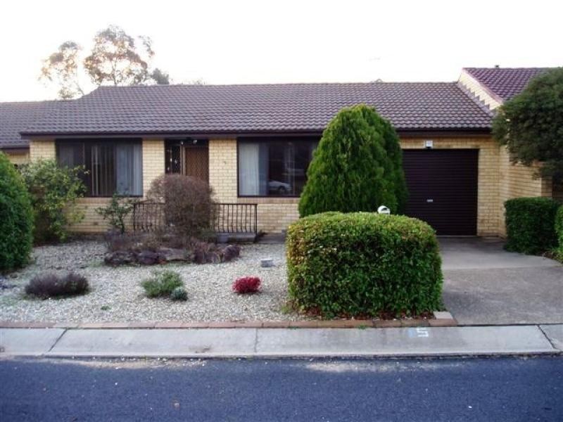 5 Stumm Place, Latham ACT 2615