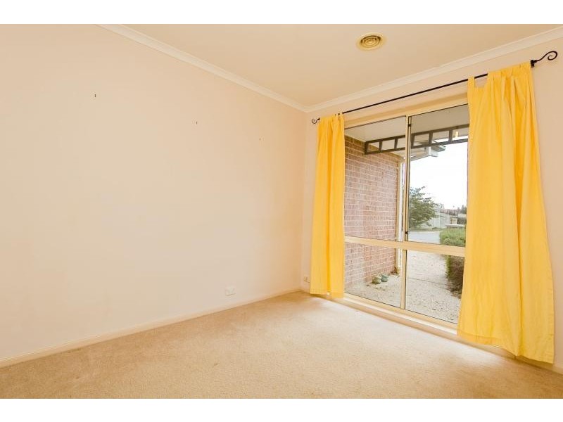 14 Dacomb Court, Dunlop ACT 2615