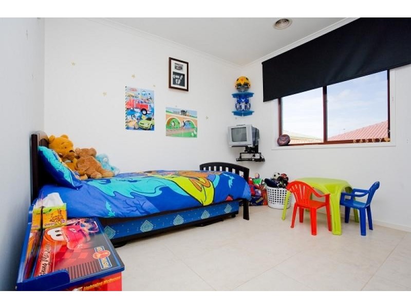 80 Hugh McKay Crescent, Dunlop ACT 2615