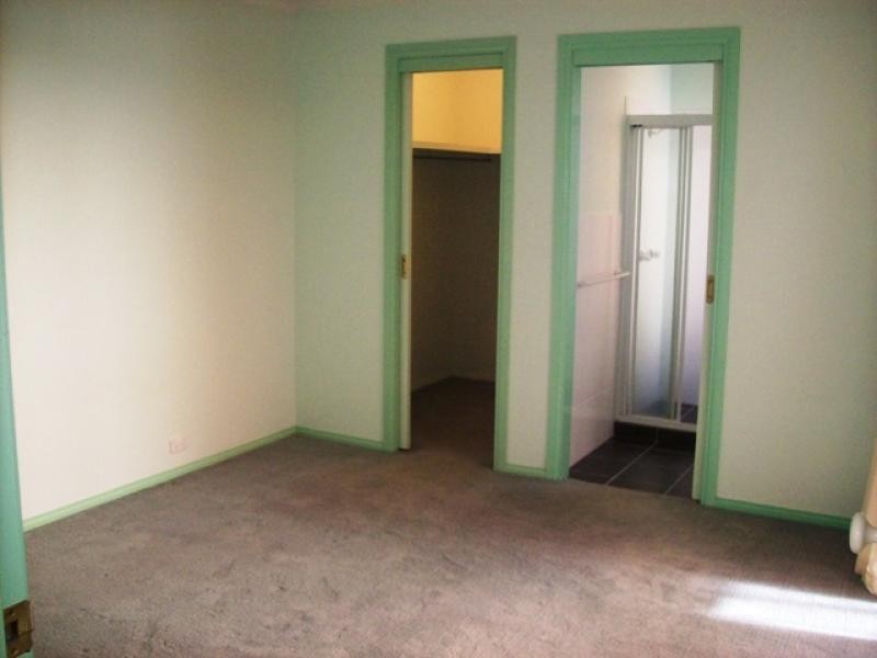 11 Yarrawonga Street, Ngunnawal ACT 2913