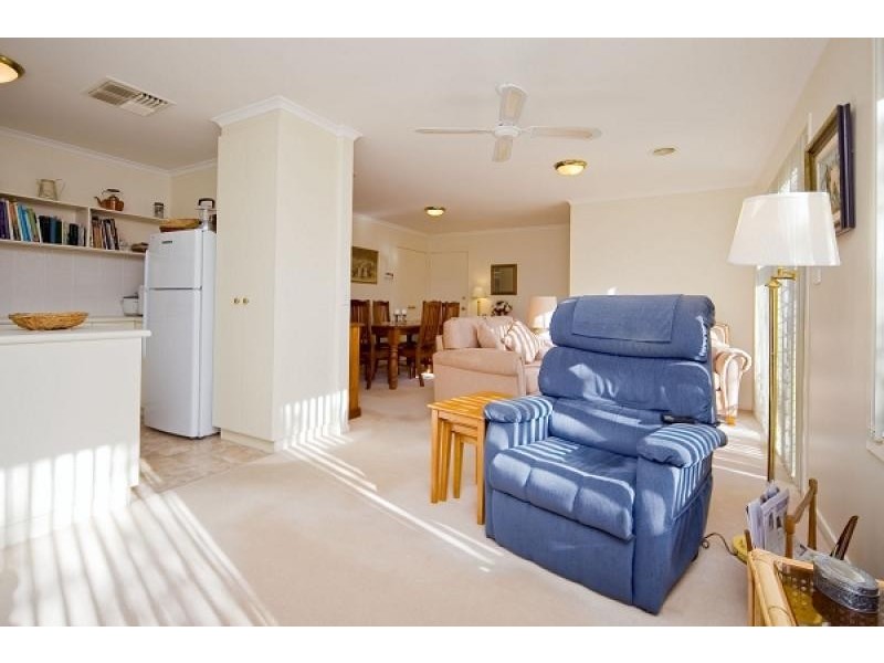 8 Carnall Close, Holt ACT 2615