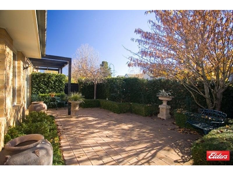 8 Carnall Close, Holt ACT 2615