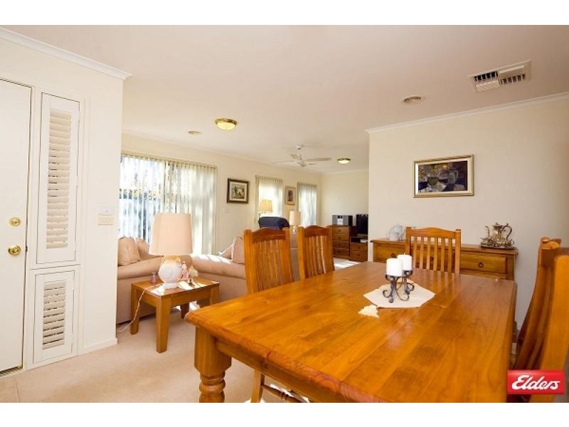 8 Carnall Close, Holt ACT 2615