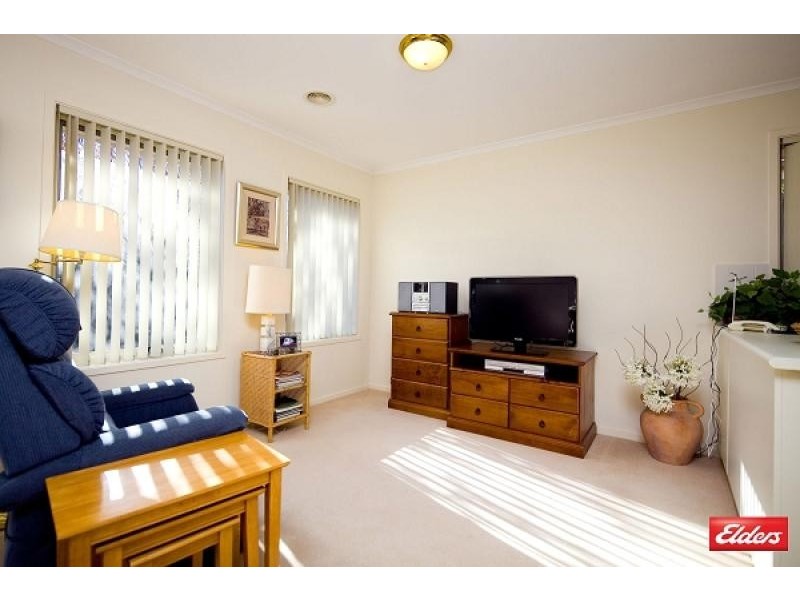 8 Carnall Close, Holt ACT 2615