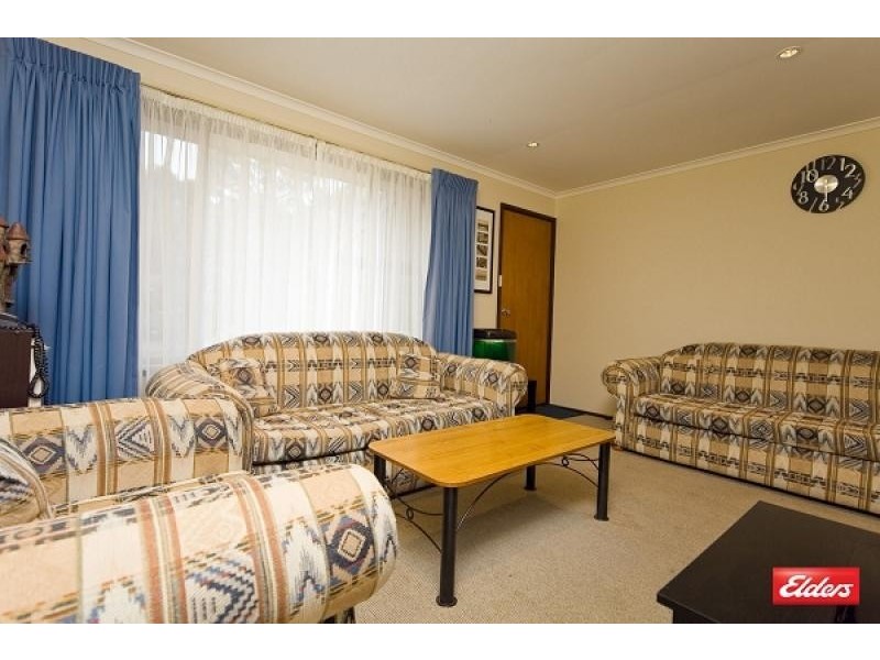 194 Dexter Street, Cook ACT 2614