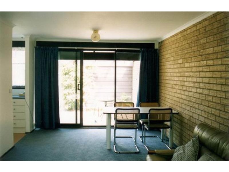 30 Warring Place, Giralang ACT 2617