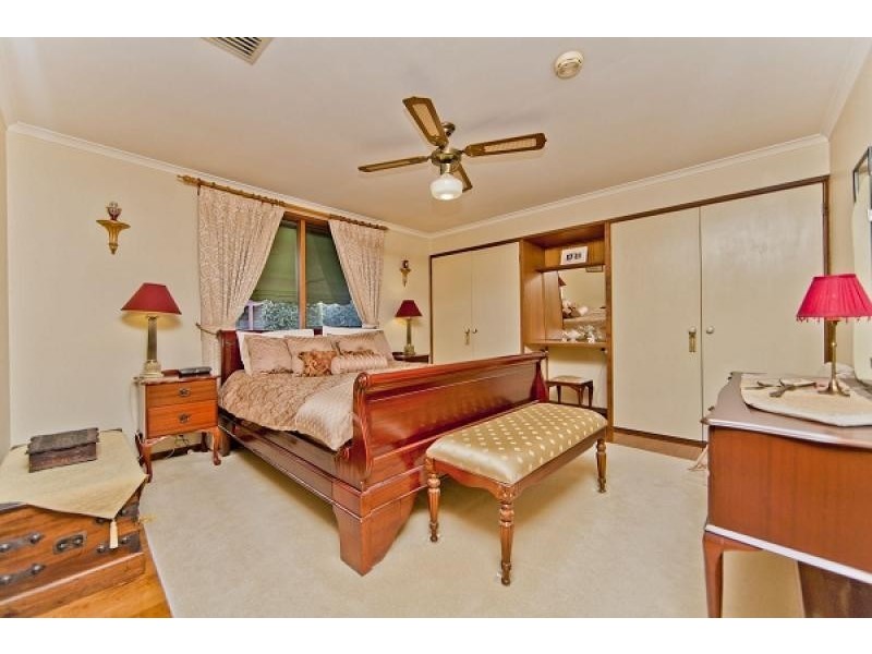 11 Minchin Place, Gowrie ACT 2904
