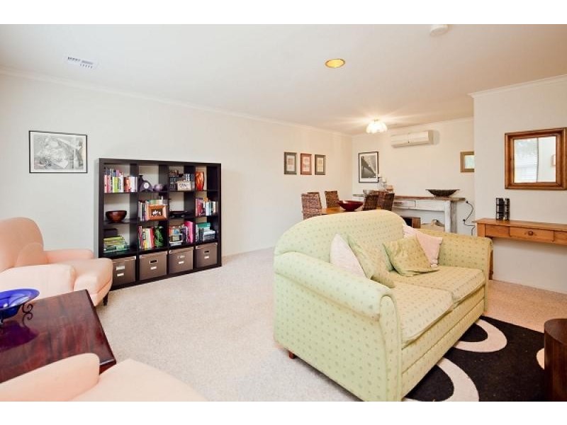 16 Dexter Street, Cook ACT 2614