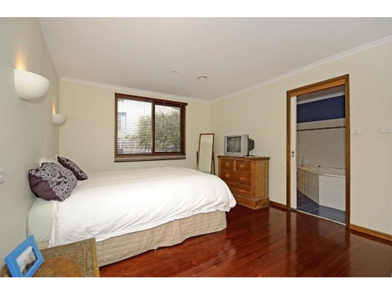 23 Kinleyside Crescent, Weetangera ACT 2614