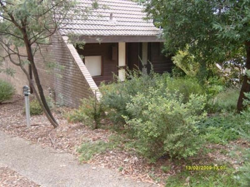 105 Wybalena Grove, Cook ACT 2614