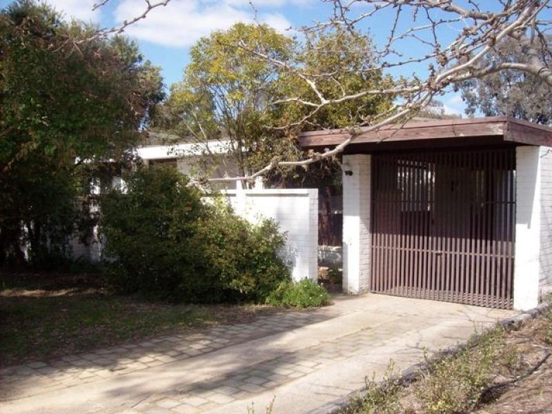6 Bandjalong Crescent, Aranda ACT 2614