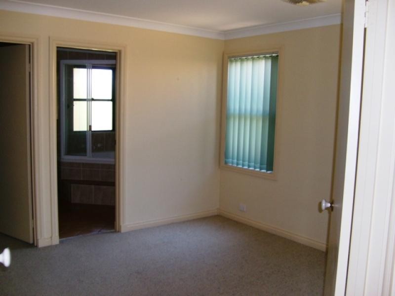 44 Amagula Avenue, Ngunnawal ACT 2913