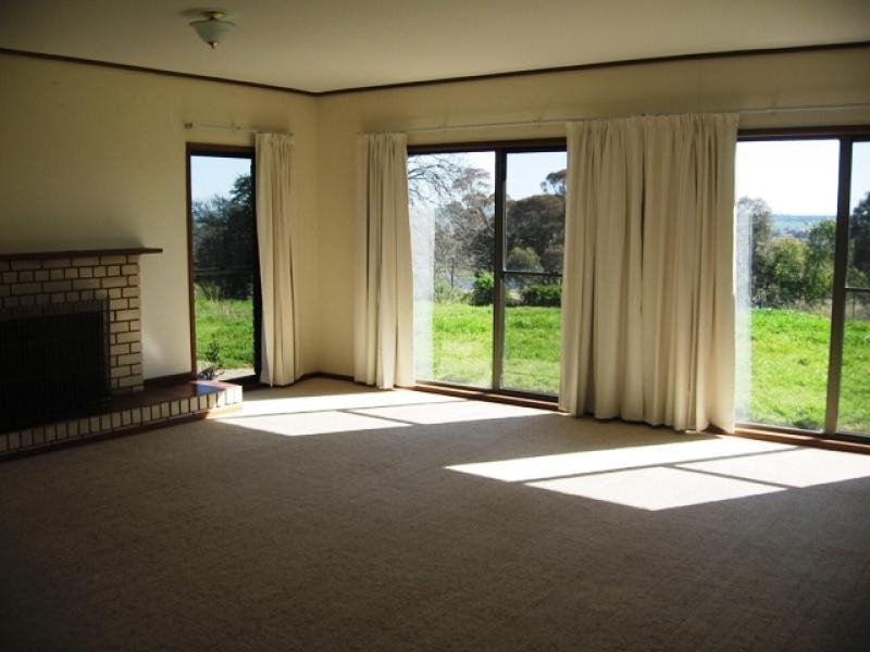 214 Kaveneys Road, Hall ACT 2618