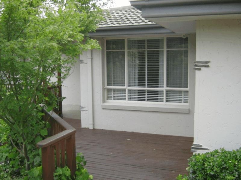 16 Sabine Close, Garran ACT 2605