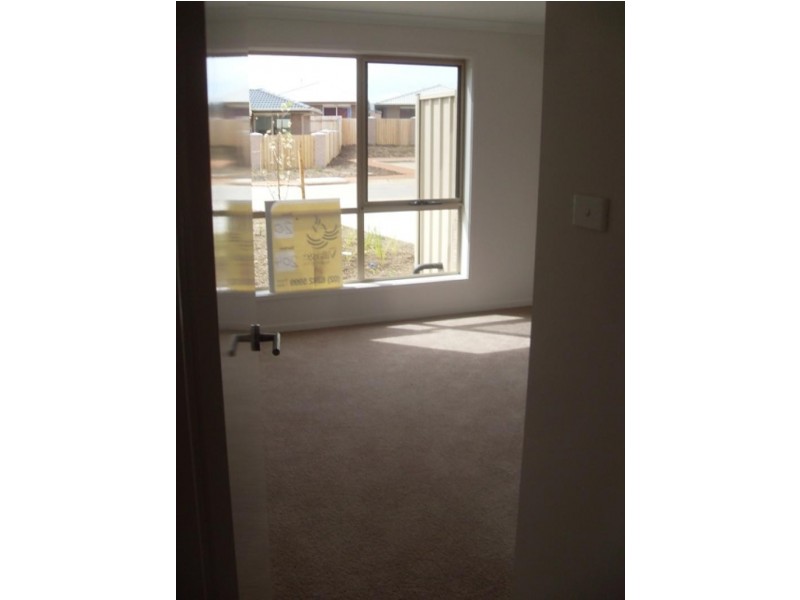 34 James Harrison Street, Dunlop ACT 2615