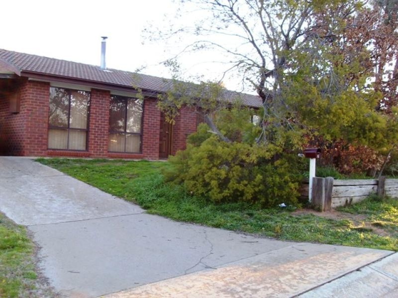 6 McArthur Place, Latham ACT 2615