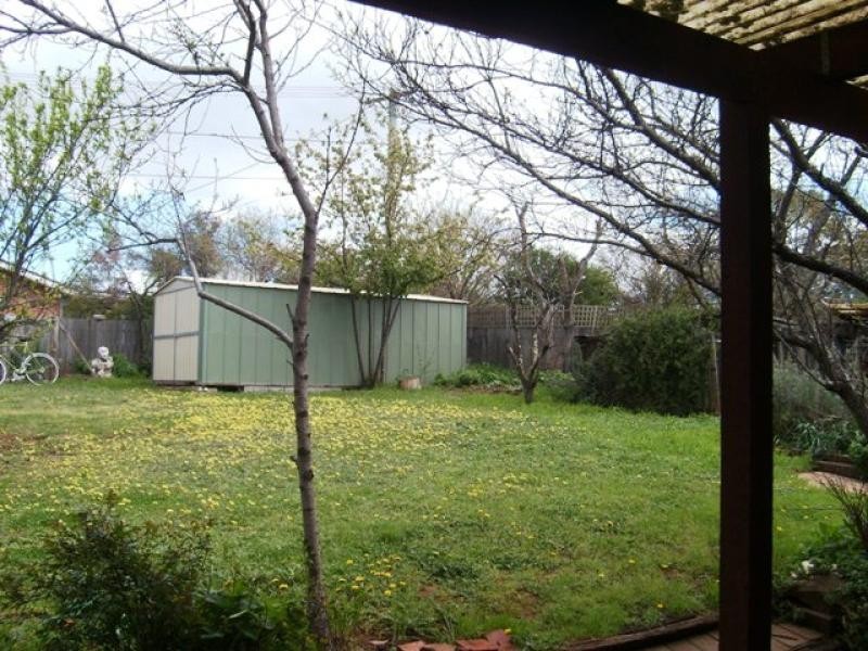 6 McArthur Place, Latham ACT 2615