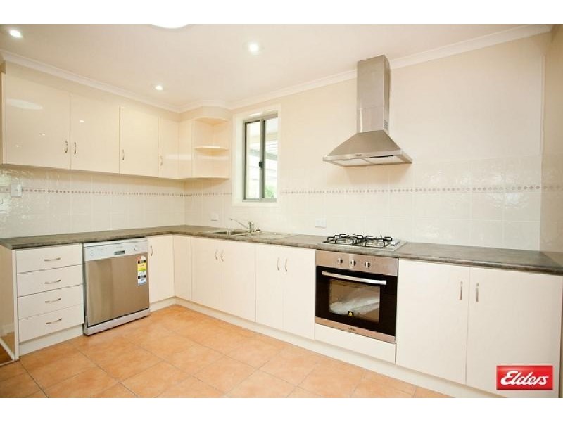 34 Lindrum Crescent, Holt ACT 2615