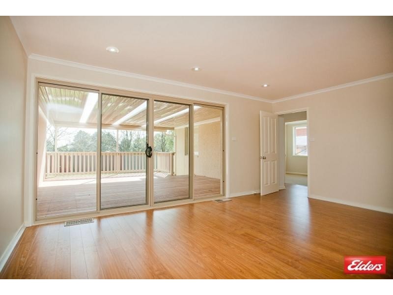 34 Lindrum Crescent, Holt ACT 2615
