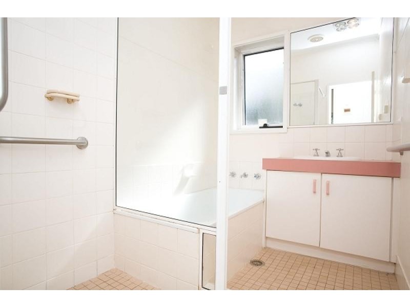 22 McIntyre Street, Narrabundah ACT 2604