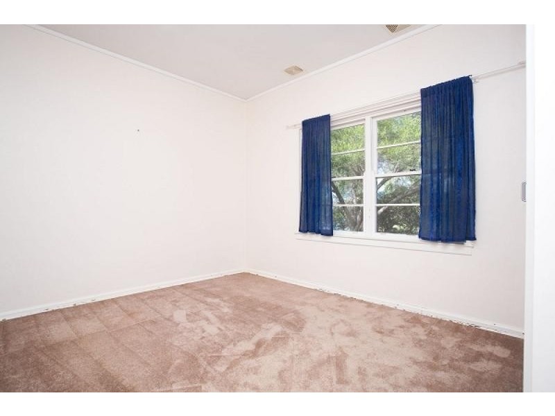 22 McIntyre Street, Narrabundah ACT 2604