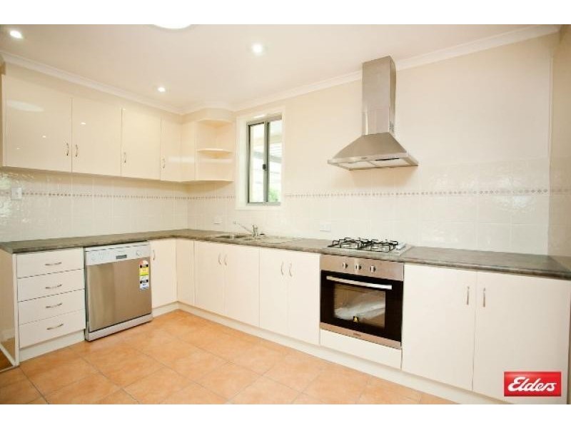 34 Lindrum Crescent, Holt ACT 2615