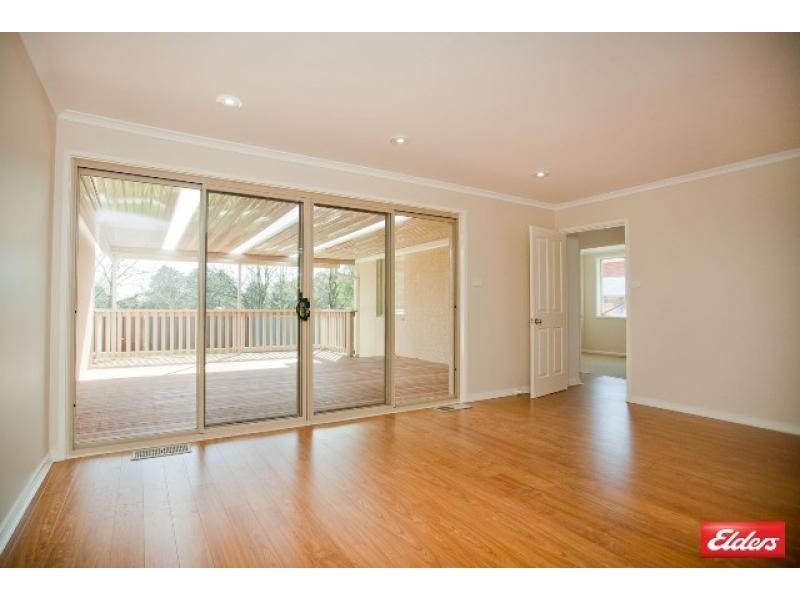 34 Lindrum Crescent, Holt ACT 2615