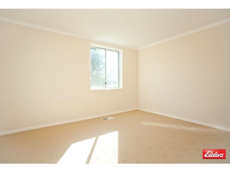 34 Lindrum Crescent, Holt ACT 2615