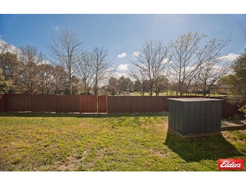 34 Lindrum Crescent, Holt ACT 2615
