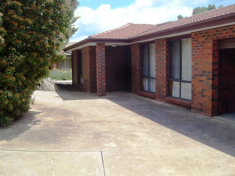 8 Monson Place, Mckellar ACT 2617