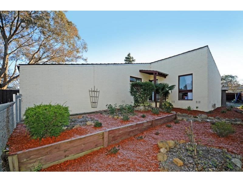 21 Geeves Court, Charnwood ACT 2615