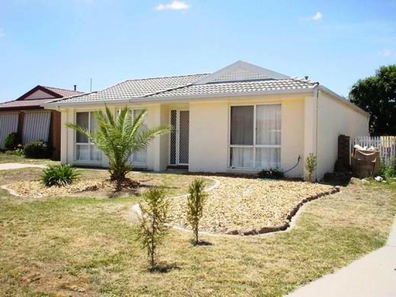 8 Alarmon Crescent, Dunlop ACT 2615