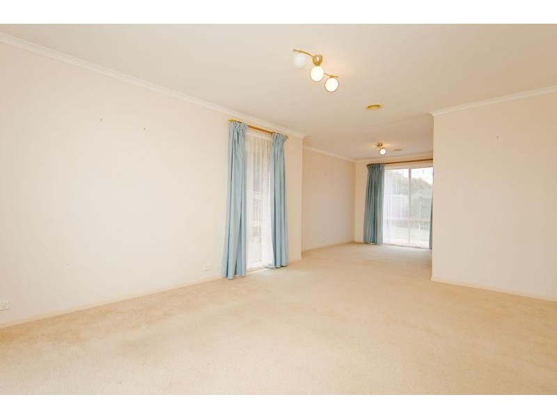 14 Dacomb Court, Dunlop ACT 2615