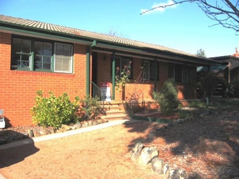 32 Pickworth Street, Holt ACT 2615