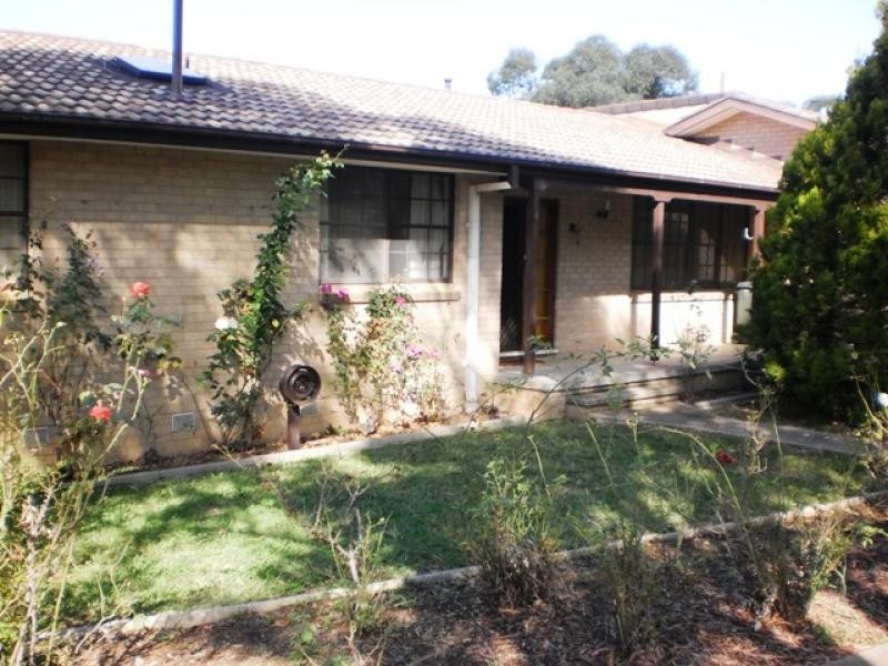 4 Lachlan Street, Macquarie ACT 2614