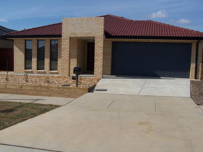 13 Judith Wright Street, Franklin ACT 2913