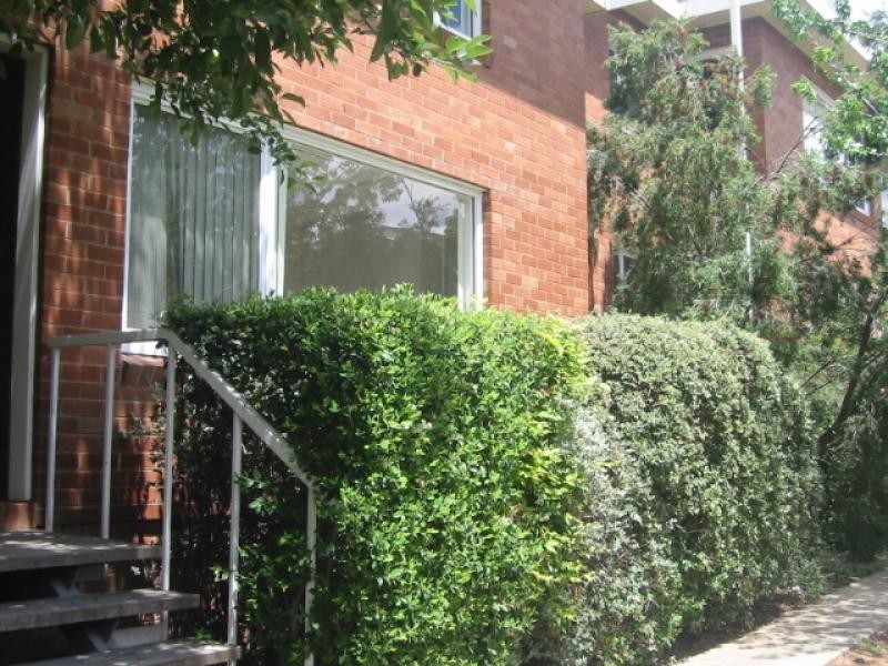 2/14 Chauvel Street, Campbell ACT 2612