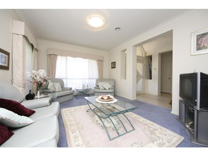 6 Robinia Place, Jerrabomberra NSW 2619