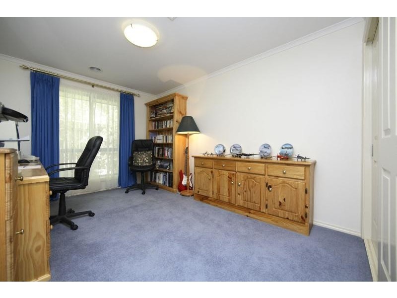 6 Robinia Place, Jerrabomberra NSW 2619