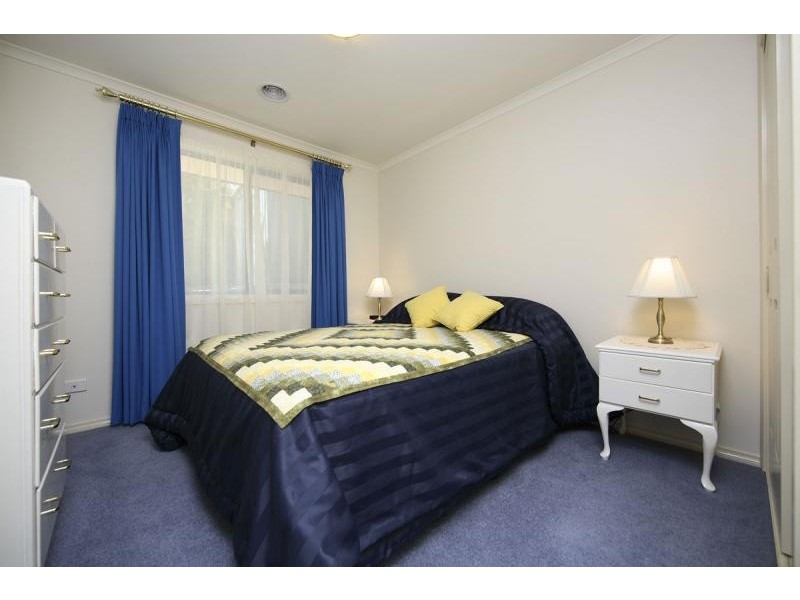 6 Robinia Place, Jerrabomberra NSW 2619