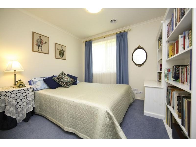 6 Robinia Place, Jerrabomberra NSW 2619