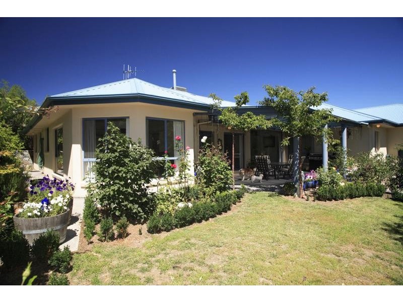 6 Robinia Place, Jerrabomberra NSW 2619